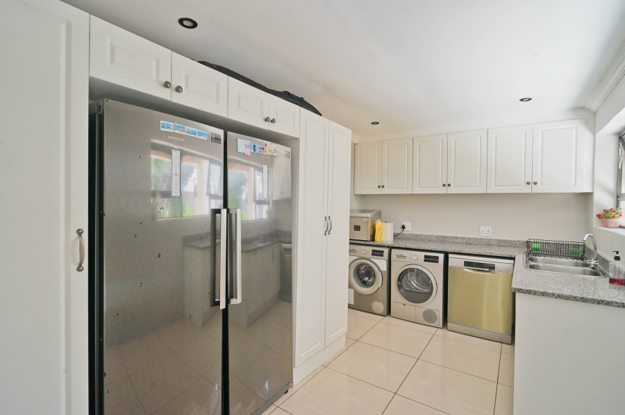 4 Bedroom Property for Sale in Winterstrand Eastern Cape